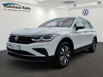 Weiß Gebraucht 2023 VW Tiguan Life SUV | 37.490 € (Teuer)