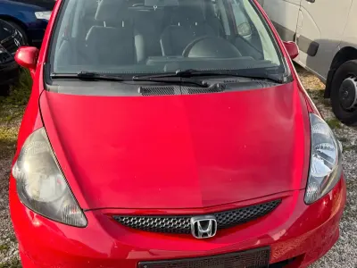 Gebraucht Honda Jazz 78 PS (57 kW) 2006 Rot Kleinwagen