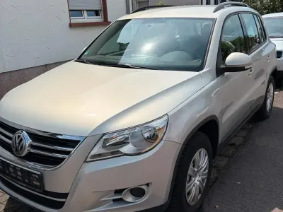Gebraucht VW Tiguan 140 PS (102 kW) 2009 Gold SUV