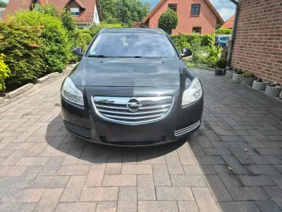 Gebraucht Opel Insignia 131 PS (96 kW) 2013 Schwarz Kombi