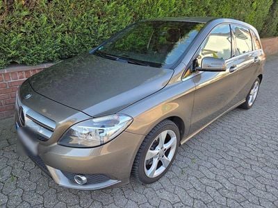 Gebraucht Mercedes B180 122 PS (89 kW) 2013 Andere farben Van / Kleinbus