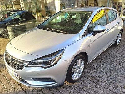 Argonsilber Gebraucht 2016 Opel Astra Edition Limousine | 9.500 € (Fairer Preis)