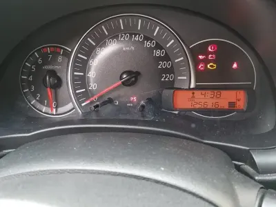Usata Nissan Micra 75 CV (55 kW) 2015 Blu Utilitaria