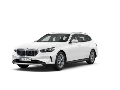 Gebraucht BMW 520 Sport Line 197 PS (144 kW) 2025 Alpinweiss iii Kombi