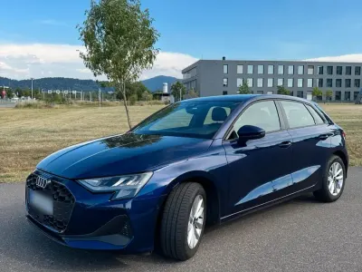 Gebraucht Audi A3 S-Line 116 PS (85 kW) 2025 Blau Limousine