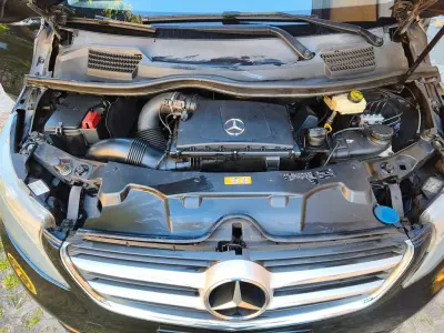 Używany Mercedes V220 Avantgarde Edition 163 KM (119 kW) 2014 Czarny Minivan