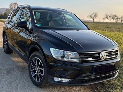 Gebraucht VW Tiguan Comfortline 125 PS (91 kW) 2017 Schwarz SUV