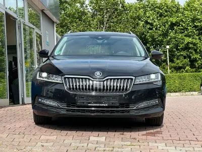 Gebraucht Skoda Superb 200 PS (147 kW) 2023 Cerna magic/black magic Kombi