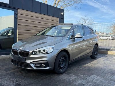 Silber Gebraucht 2017 BMW 220 Active Tourer Luxury Line Van / Kleinbus | 16.490 € (Fairer Preis)