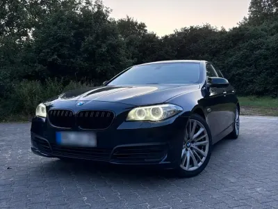 Gebraucht BMW 525 Comfort Edition 218 PS (160 kW) 2013 Blau Limousine