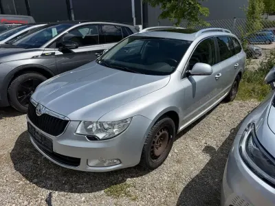 Gebraucht Skoda Superb Exclusive 140 PS (102 kW) 2012 Silber Kombi