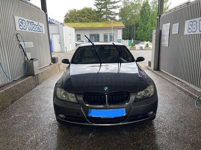 Gebraucht BMW 320 150 PS (110 kW) 2007 Grau Limousine