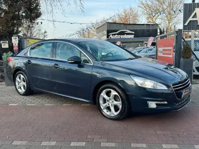 Gebraucht Peugeot 508 Active 156 PS (114 kW) 2011 Blau Limousine