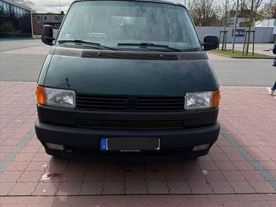 Usado VW Multivan 110 HP (80 kW) 1995 Verde Monovolume