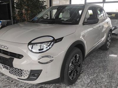 Neu Fiat 600 Business 110 PS (80 kW) 2026 Beige SUV