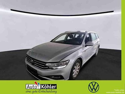 Gebraucht VW Passat 150 PS (110 kW) 2023 Scale silver Kombi