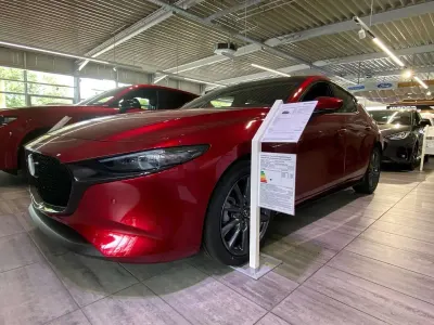 Neu Mazda 3 Takumi-Line 140 PS (102 kW) 2026 Soul red crystal Limousine