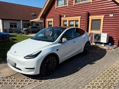 Second-hand Tesla Model Y Performance 392 kW (534 CP) 2022 Alb SUV