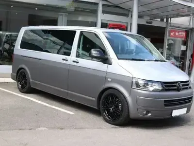 Używany VW Caravelle 180 KM (132 kW) 2015 Srebrny Van