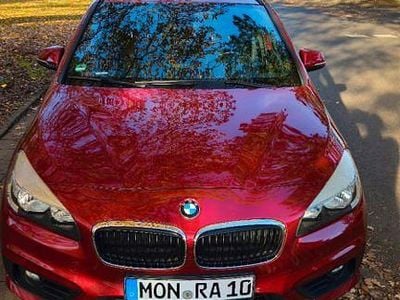 Gebraucht BMW 218 Active Tourer 136 PS (100 kW) 2015 Rot Van / Kleinbus