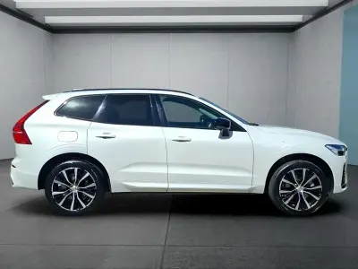 Używany Volvo XC60 Plus 197 KM (144 kW) 2024 Biały SUV