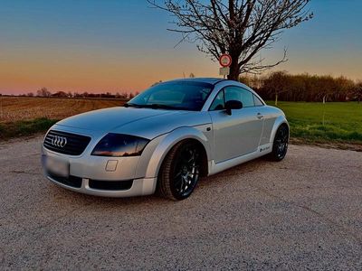 Second-hand Audi TT Sport 180 CP (132 kW) 1999 Argintiu Coupe