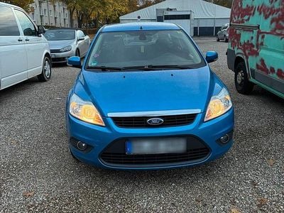 Blau Gebraucht 2010 Ford Focus Kombi | 1.700 € (Fairer Preis)