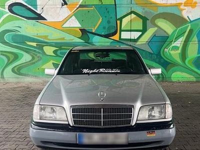 Gebraucht Mercedes C180 Classic 125 PS (91 kW) 1996 Silber Limousine