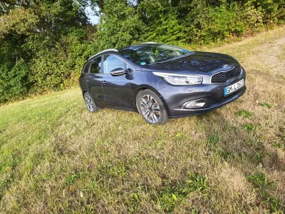 Gebraucht Kia Ceed Sportswagon DREAM-TEAM Edition 128 PS (94 kW) 2013 Kombi