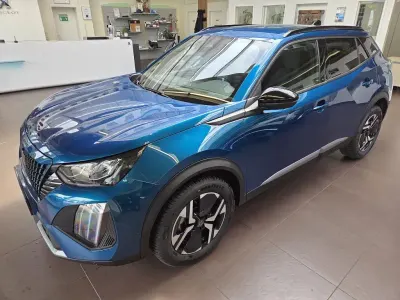 Neu Peugeot 2008 Allure 136 PS (100 kW) 2026 Blau SUV