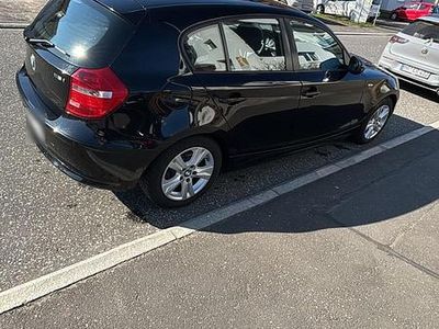 Gebraucht BMW 116 122 PS (89 kW) 2010 Schwarz Kleinwagen