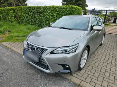 Gebraucht Lexus CT200h Luxury Line 136 PS (100 kW) 2019 Beige Limousine