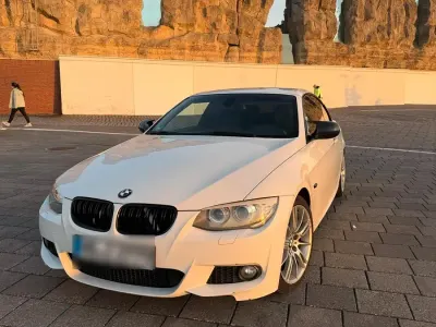 Gebraucht BMW 320 Cabriolet M Sport 184 PS (135 kW) 2012 Weiß Cabrio