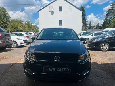 Gebraucht VW Polo 90 PS (66 kW) 2015 Rot Limousine