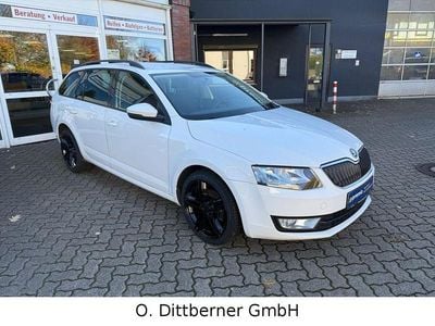 Weiß Gebraucht 2013 Skoda Octavia Ambition Kombi | 9.490 € (Fairer Preis)