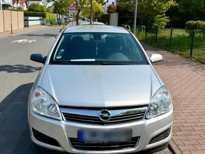 Gebraucht Opel Astra 104 PS (76 kW) 2007 Silber Limousine