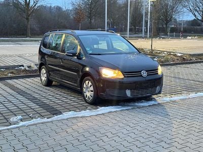 Schwarz Gebraucht 2010 VW Touran Van / Kleinbus | 4.400 € (Fairer Preis)