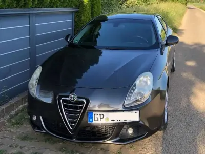 Gebraucht Alfa Romeo Giulietta 120 PS (88 kW) 2013 Grau Kleinwagen