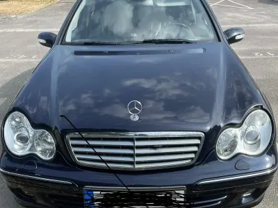 Gebraucht Mercedes C230 204 PS (150 kW) 2006 Blau Limousine