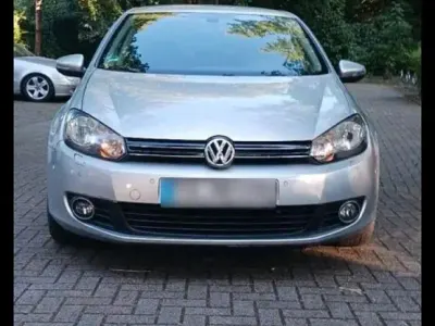 Gebraucht VW Golf VI 105 PS (77 kW) 2010 Silber Kleinwagen