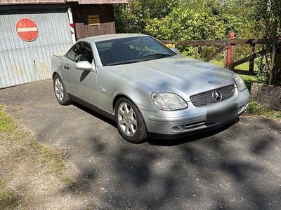 Gebraucht Mercedes SLK230 193 PS (141 kW) 1998 Silber Cabrio