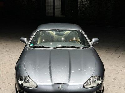 Jaguar XK8