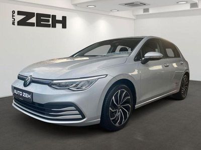 Reflexsilber metallic Gebraucht 2023 VW Golf VIII Life Limousine | 22.650 € (Fairer Preis)