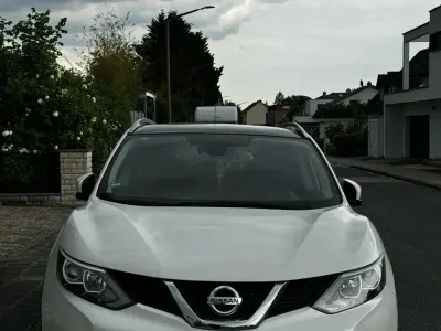 Gebraucht Nissan Qashqai 163 PS (119 kW) 2017 Weiß SUV