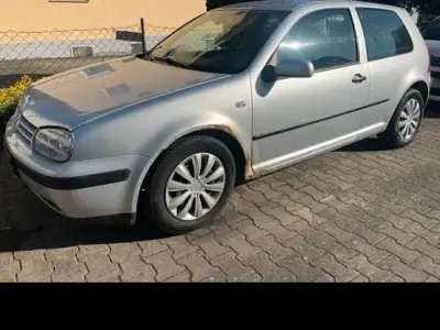 Gebraucht VW Golf IV 105 PS (77 kW) 2002 Silber Kleinwagen