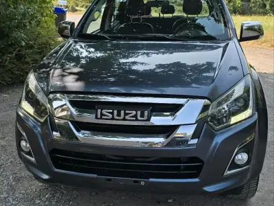 Gebraucht Isuzu D-Max 163 PS (119 kW) 2017 Grau Pickup