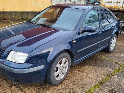 Gebraucht VW Bora Basis 102 PS (75 kW) 1999 Blau Limousine