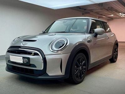 Silber Gebraucht 2024 Mini Cooper SE Classic Kleinwagen | 22.990 € (Etwas zu teuer)