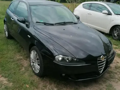 Gebraucht Alfa Romeo 147 105 PS (77 kW) 2008 Schwarz Kleinwagen