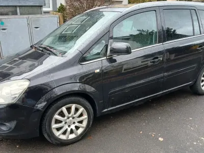 Gebraucht Opel Zafira Innovation 140 PS (102 kW) 2010 Schwarz Van / Kleinbus